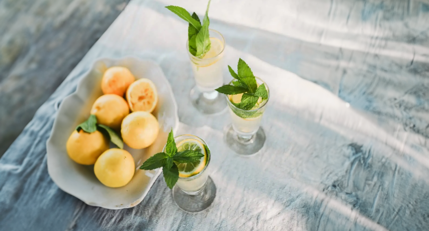 Sko Bubbs - Gold Rush Fizz Cocktail Image