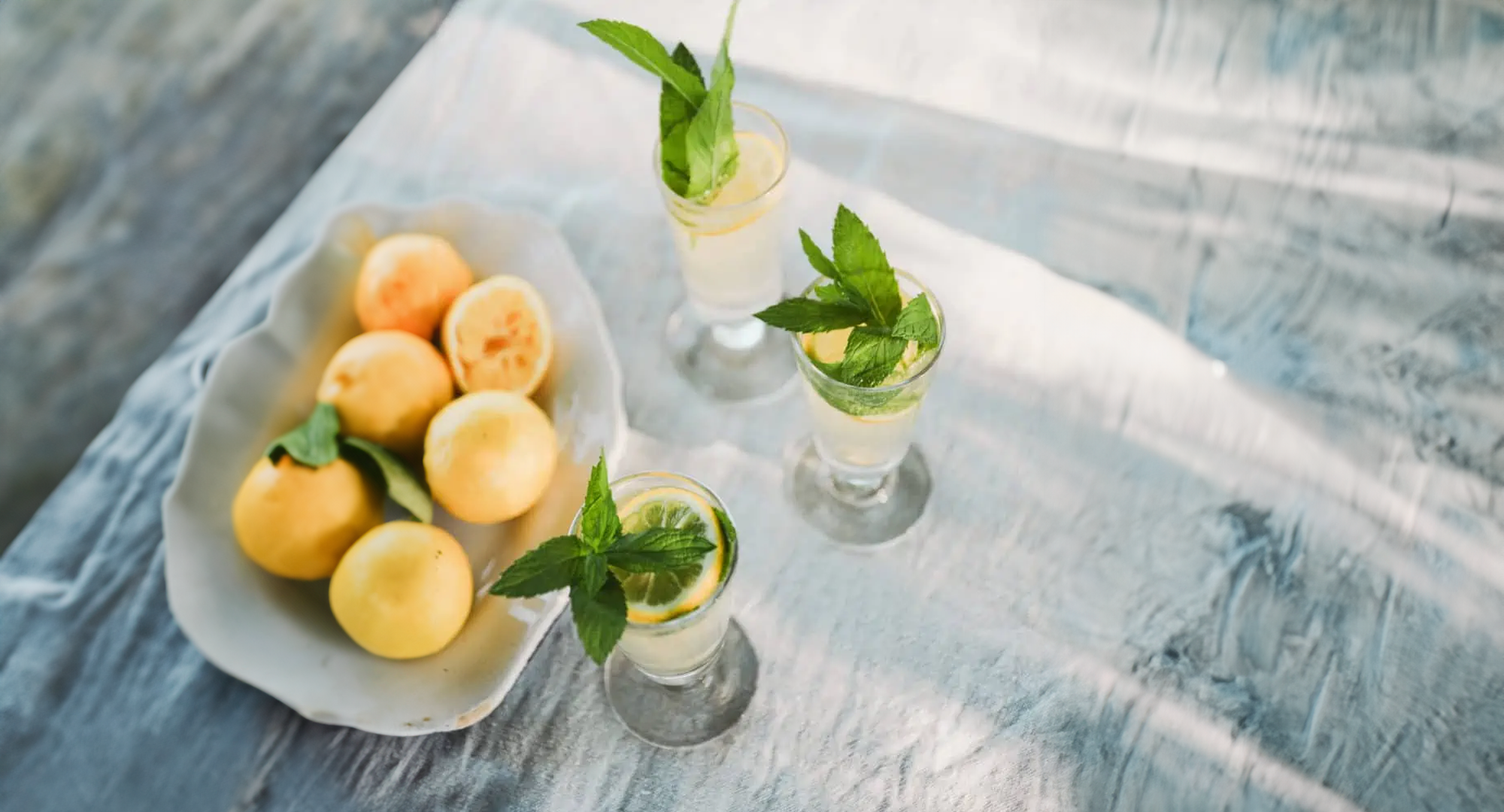 Sko Bubbs - Gold Rush Fizz Cocktail Image
